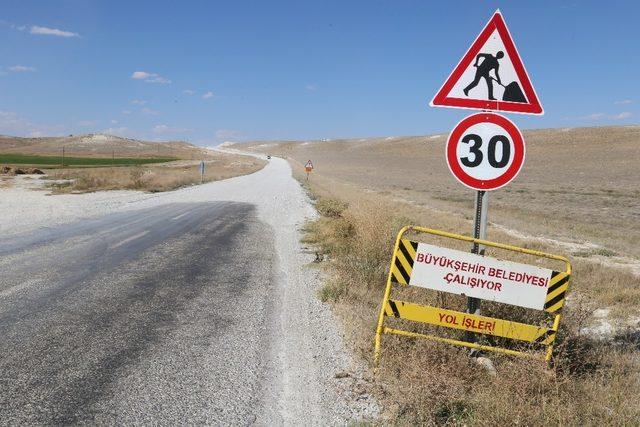 Sivrihisar’dan Büyükşehir Belediyesi’ne yol eleştirisi