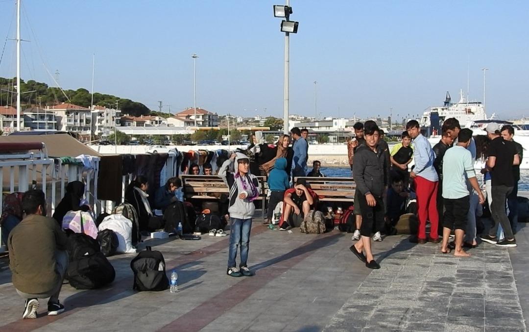 &Ccedil;eşme&rsquo;de 95 d&uuml;zensiz g&ouml;&ccedil;men &ouml;l&uuml;mden d&ouml;nd&uuml;