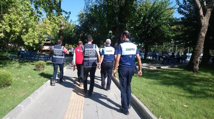 Dilenen ve sokaklarda &ccedil;alışan &ccedil;ocuklara y&ouml;nelik denetim yapıldı