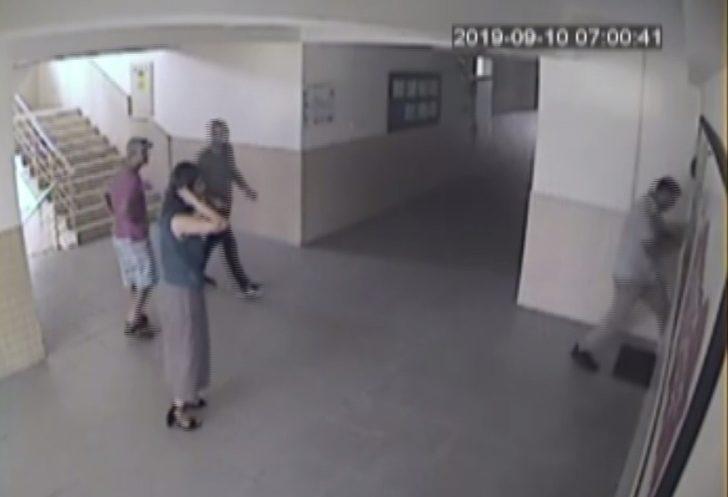 Mersin'de veli ilkokul müdürünün odasını bastı!  G1