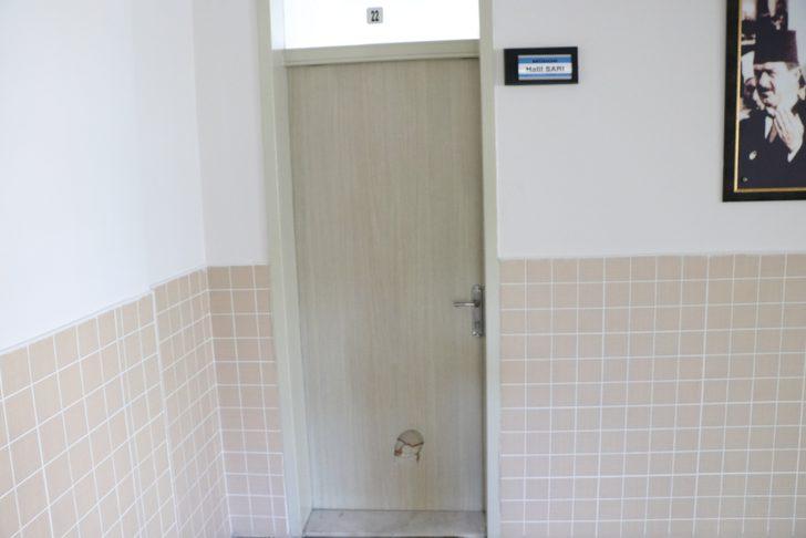 Mersin'de veli ilkokul müdürünün odasını bastı!  G4