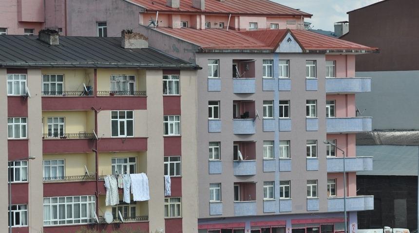 Kars&rsquo;ta kiralık evler el yakıyor