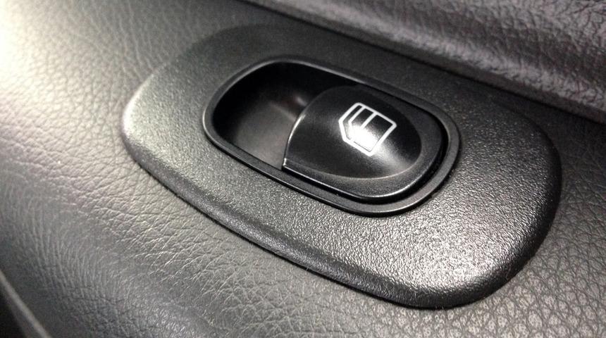 İki yaşındaki bebek annesini kazayla öldürdü