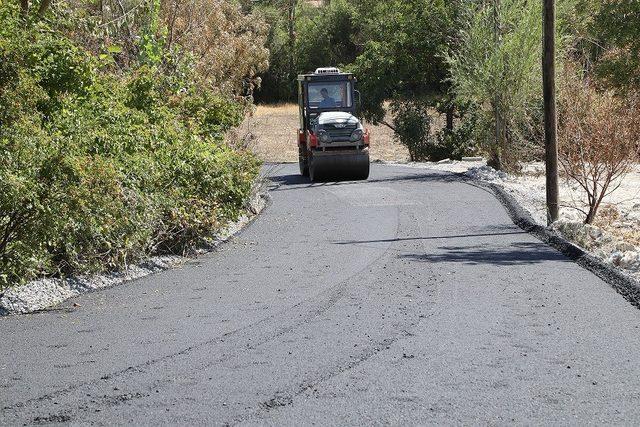 Başkan Güder, asfalt çalışmalarını yerinde inceledi