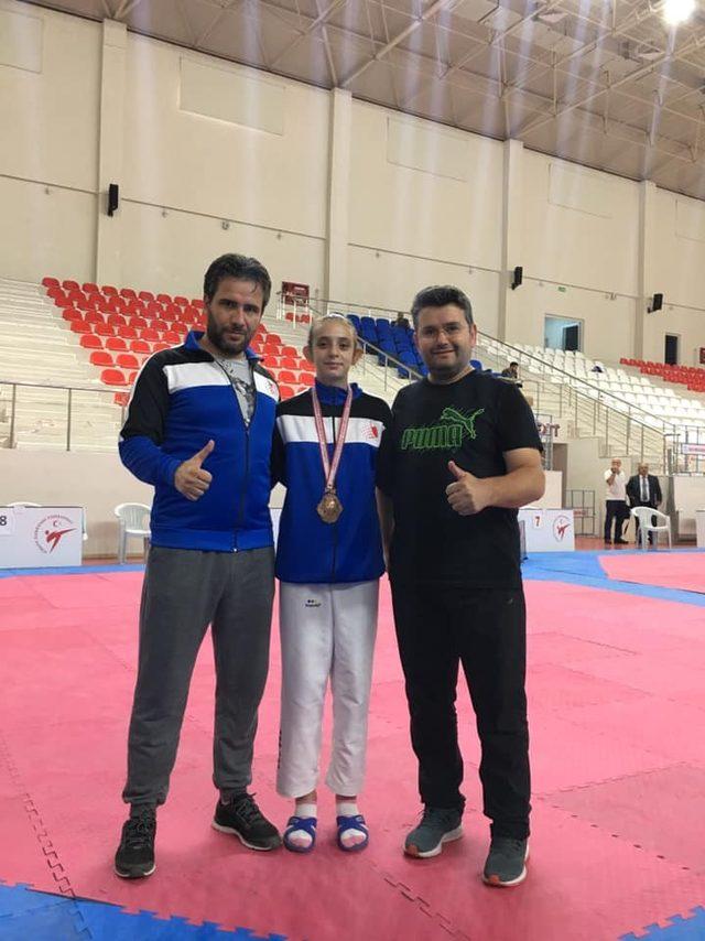 Minikler Türkiye Taekwondo Şampiyonası Değer, üçüncü oldu