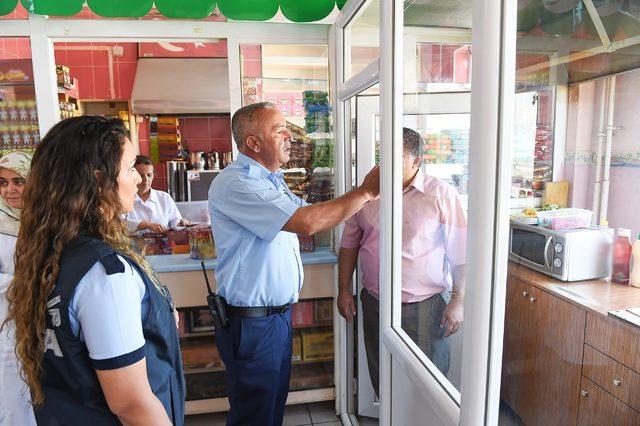 Büyükşehir zabıtasından kantinlere sıkı denetim