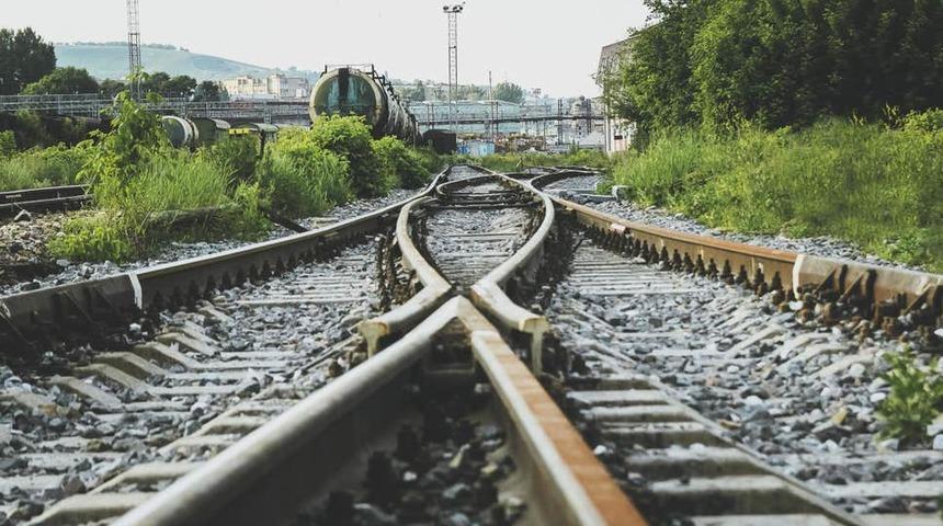 Tren raydan çıktı: 50 kişi öldü