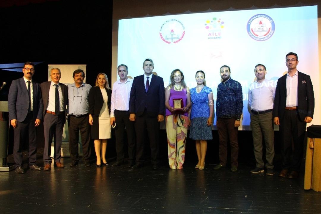 Velilere &ccedil;ocukların okula nasıl uyum sağlayabileceği anlatıldı