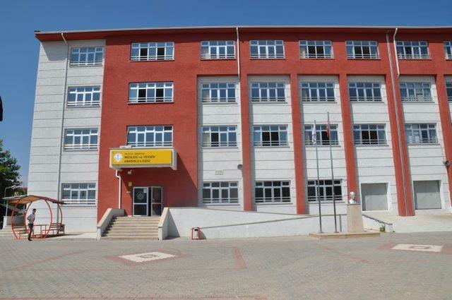 Bozüyük Mesleki ve Teknik Anadolu Lisesi’nden büyük başarı