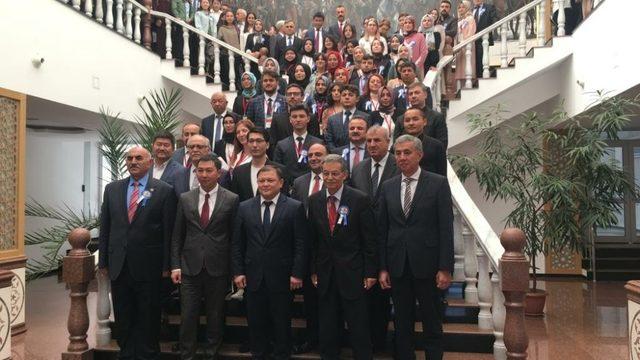 Kırgızistan’da “Anadolu Mektebi Aytmatov’un Memleketinde” paneli