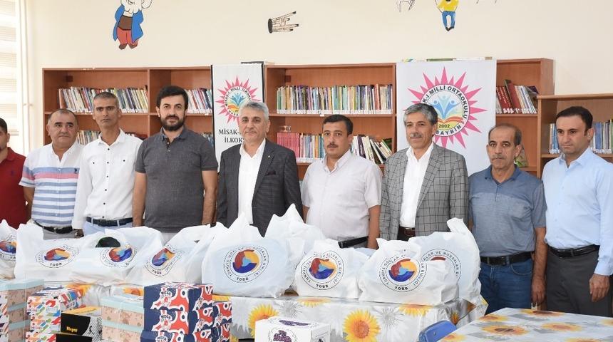 Nusaybin Ticaret Borsası&rsquo;ndan ihtiya&ccedil; sahibi &ouml;ğrencilere eğitim yardımı