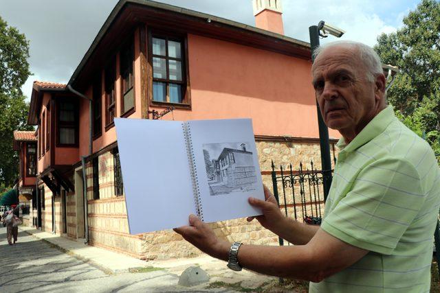 Osmanlı başkentlerindeki tarihi  karakalem  ile &ccedil;iziyor 4