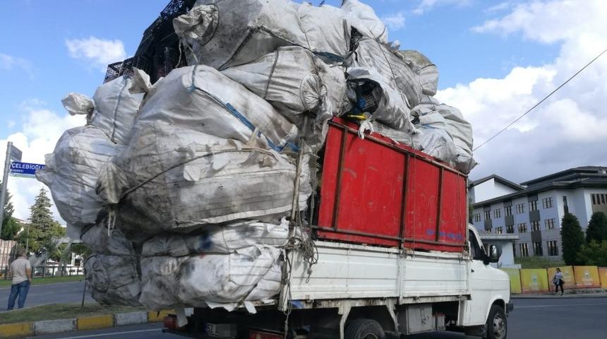 Metrelerce y&uuml;kle trafikte tehlikeli yolculuk