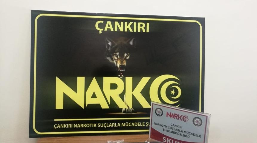 Şahısların üzerinde yasaklı madde yakalandı