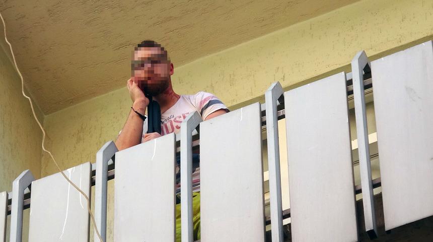 Annesi ve kız kardeşini rehin aldı! Korku dolu anlar