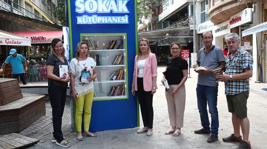 Merkezefendi Belediyesi &lsquo;Sokak K&uuml;t&uuml;phanesi&rsquo; kurdu