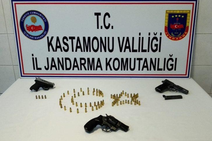 Kastamonu’da uyuşturucu ve silah kaçakçılığı operasyonu