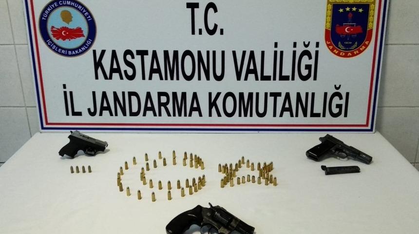 Kastamonu’da uyuşturucu ve silah kaçakçılığı operasyonu
