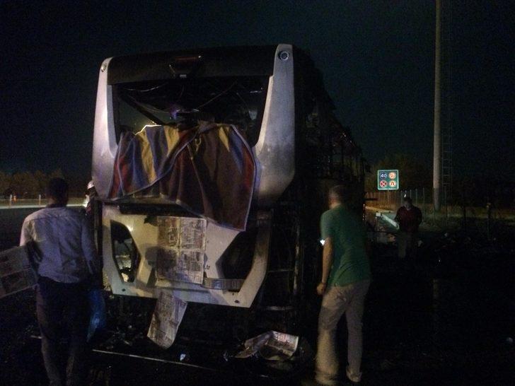 Faciadan dönüldü! Yolcu otobüsü alev topuna döndü G2