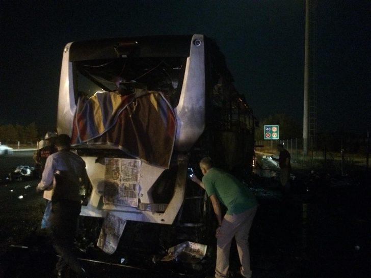 Faciadan dönüldü! Yolcu otobüsü alev topuna döndü G5