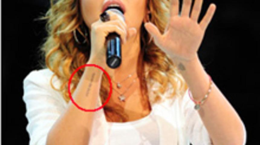 Aşkın Belgesi D&ouml;vme Duruyor