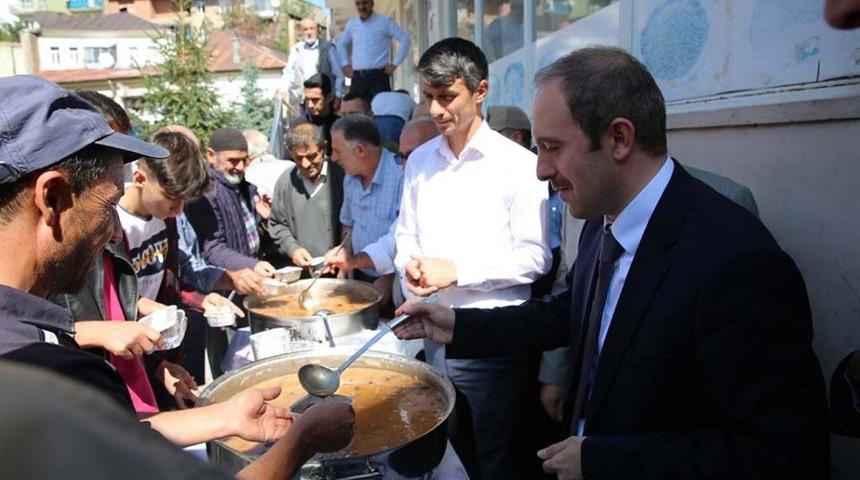 Muharrem ayı dolayısıyla aşure dağıtıldı