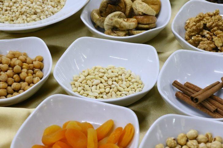 Eyüpsultan Belediyesinden 14 bin kişiye aşure ikramı G3