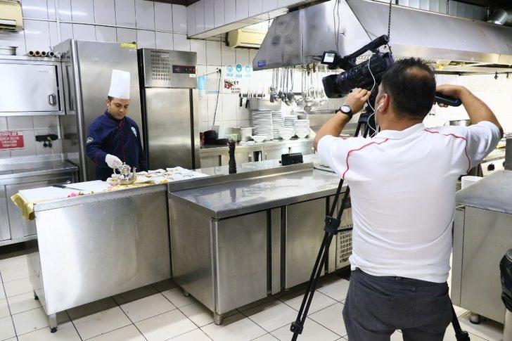 Eyüpsultan Belediyesinden 14 bin kişiye aşure ikramı G4