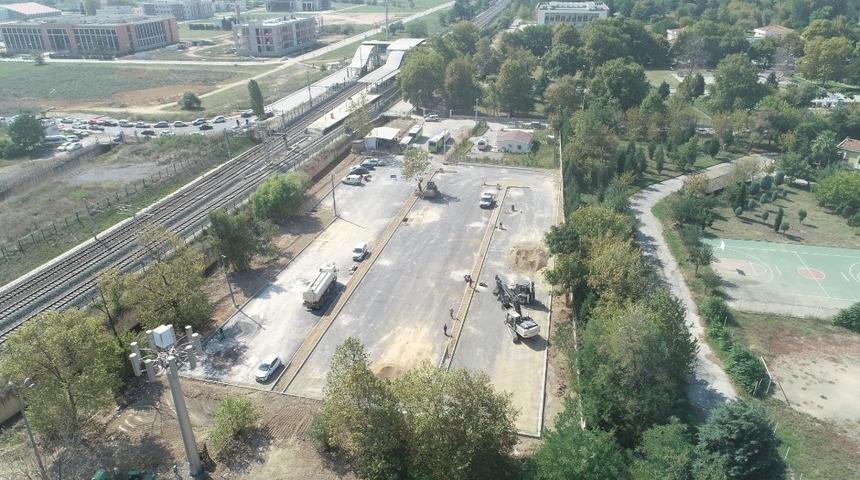 Gebze Fatih Tren İstasyonuna 150 ara&ccedil;lık otopark inşa ediliyor