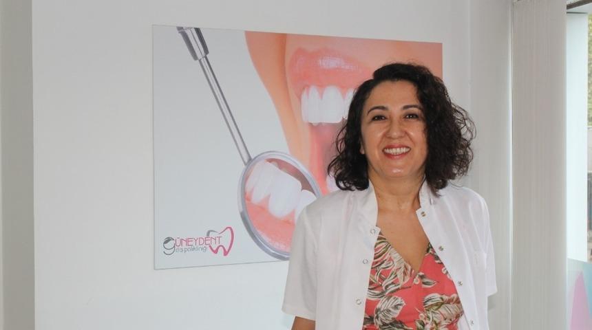 Sigara içmek dişleri bitiriyor