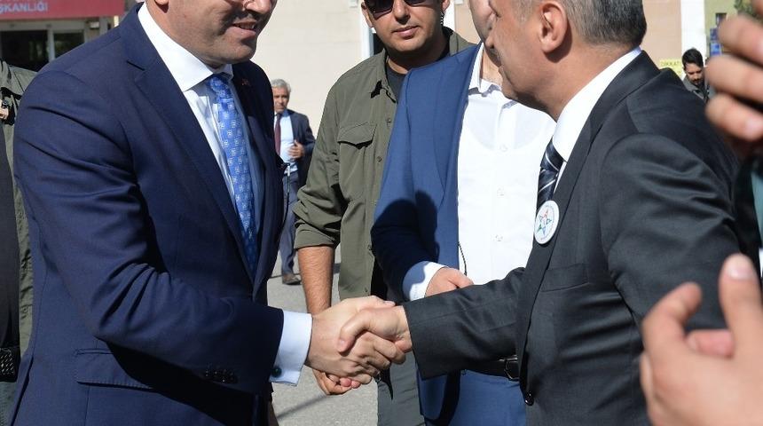 Bakan Turhan&rsquo;dan Vali Memiş&rsquo;e ziyaret