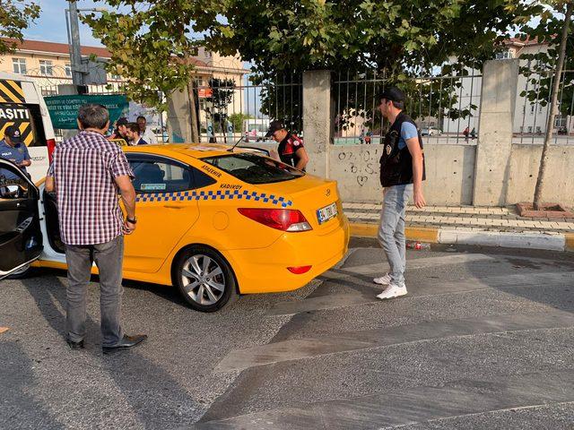 (Ek fotoğraflar) İstanbul'da okul önlerinde denetimler sürüyor