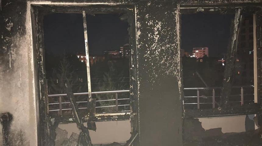 Binada &ccedil;ıkan yangın korkuttu