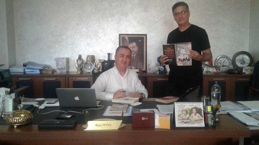 &ldquo;Kukla&rdquo; kitabı d&uuml;nya g&uuml;ndeminde