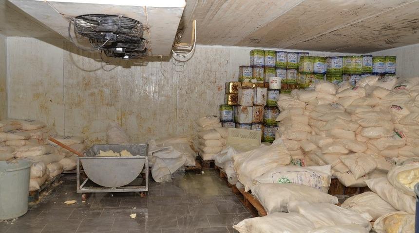 Piyasa değeri 300 bin TL olan 20 ton sağlıksız peynir ele geçirildi