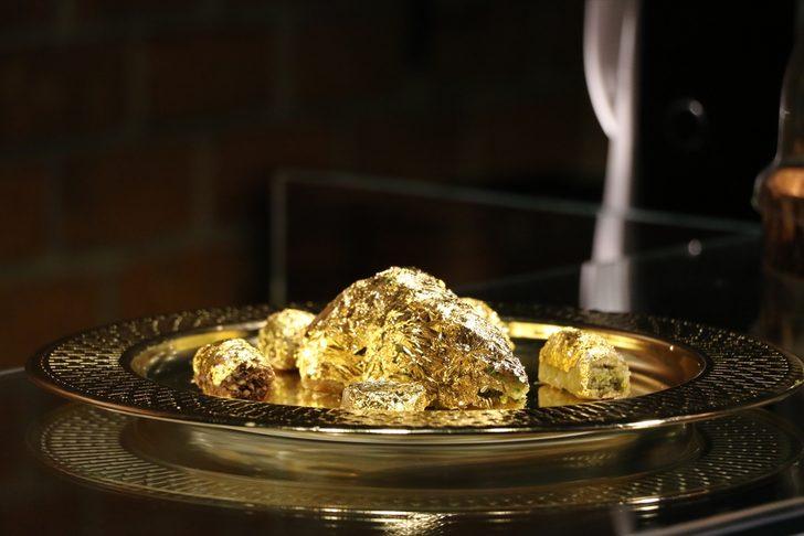 Altın kaplama baklava fiyatıyla dudak uçuklattı G1