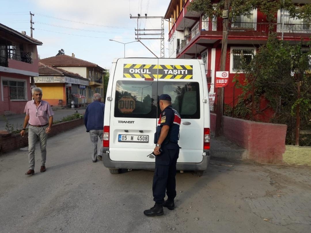 Okul servis ara&ccedil;ları denetlendi