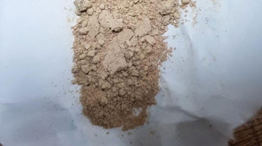 Jandarmanın durdurduğu şahıslardan eroin &ccedil;ıktı