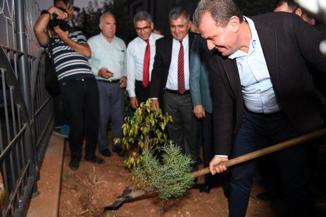 Seçer, Tarsus’ta ’Aşure Lokması’ etkinliğine katıldı