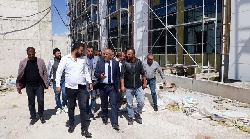 Başkan Ensari&rsquo;den yapımı devam eden hastane inşaatında inceleme