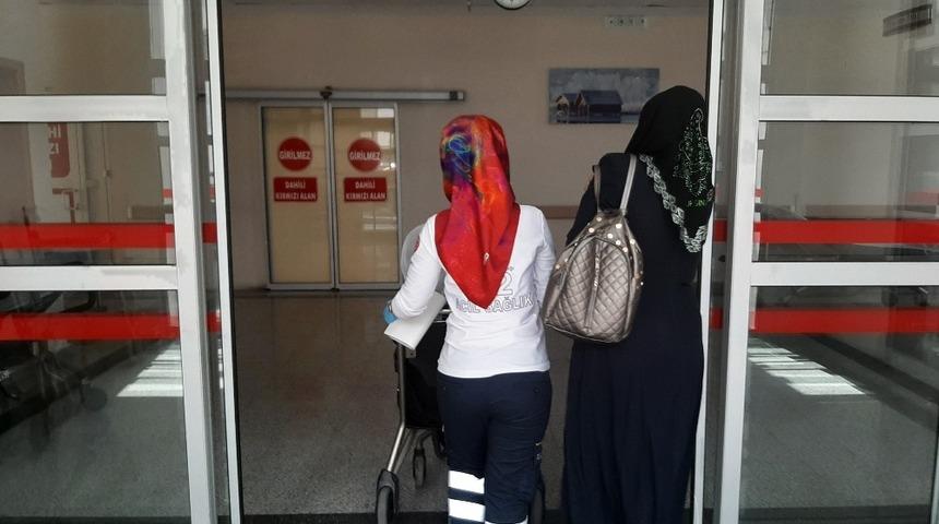 Oğlu tarafından darp edilen kadın hastanelik oldu