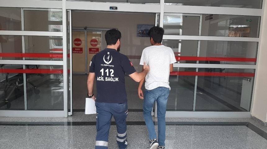 Bisikletten düşen genç yaralandı