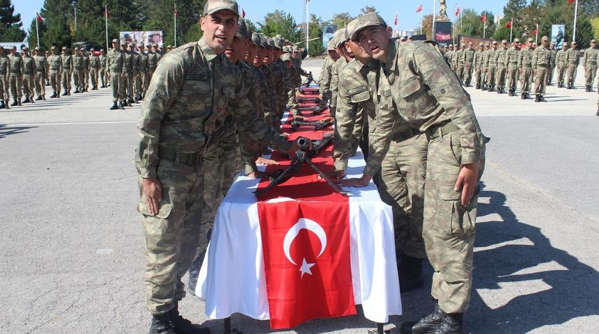 Sivas'ta, 730 s&ouml;zleşmeli er yemin etti