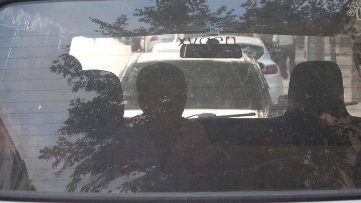 Motosikletin savrulup park halindeki araca çarpması güvenlik kamerasında G4