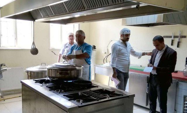 Hakkari’de kantin denetimi