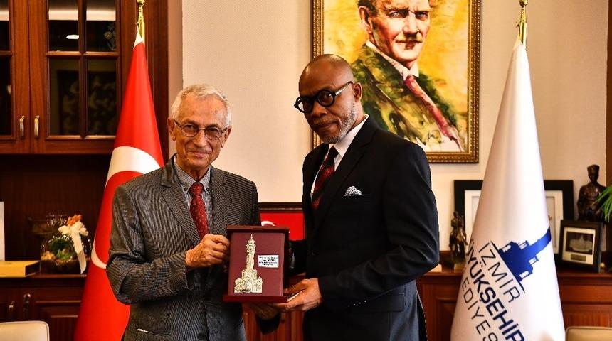 İzmir B&uuml;y&uuml;kşehir&rsquo;e Afrika&rsquo;dan ziyaret