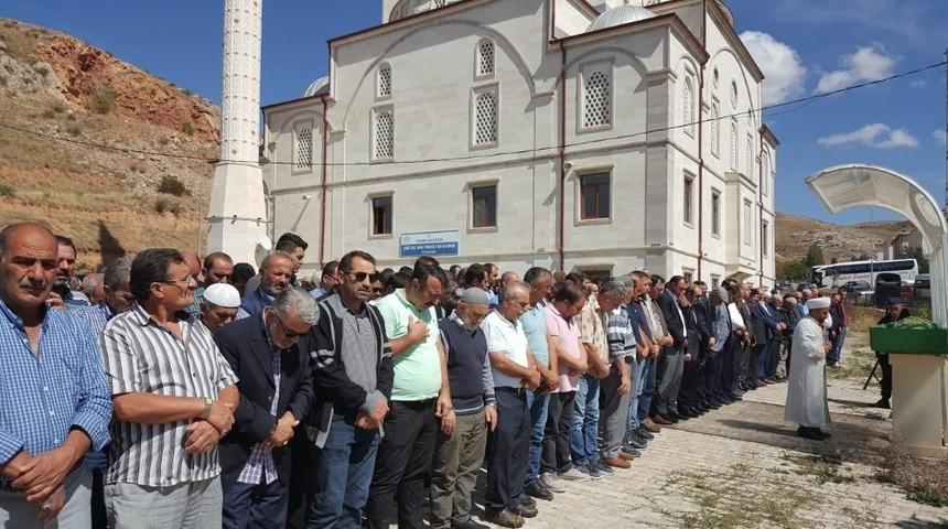 Elazığ Valisi Kaldırım&rsquo;ın acı g&uuml;n&uuml;