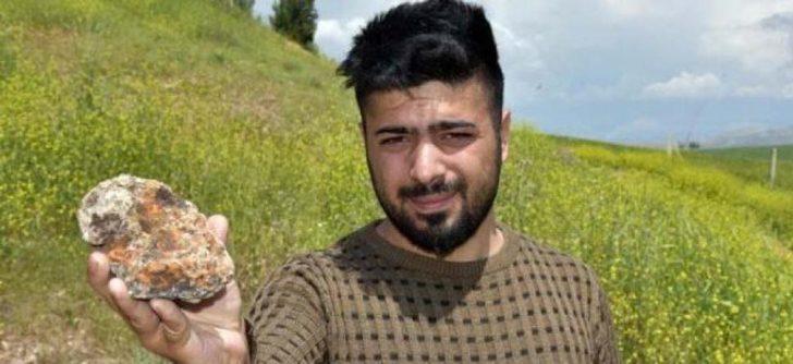 Baraj kenarında gezerken meteor taşı buldu G2