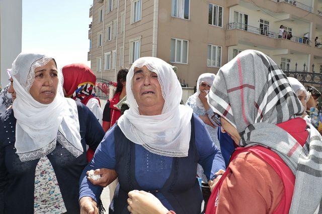 Kulp'ta şehit olan işçilerden 4'ü son yolculuklarına uğurlandı