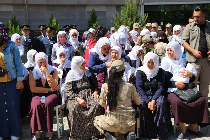 Kulp şehitleri, ağıtlarla uğurlandı G2